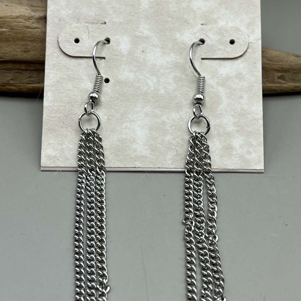 Elegant Silver Dangle Earrings - Picture 2 of 3